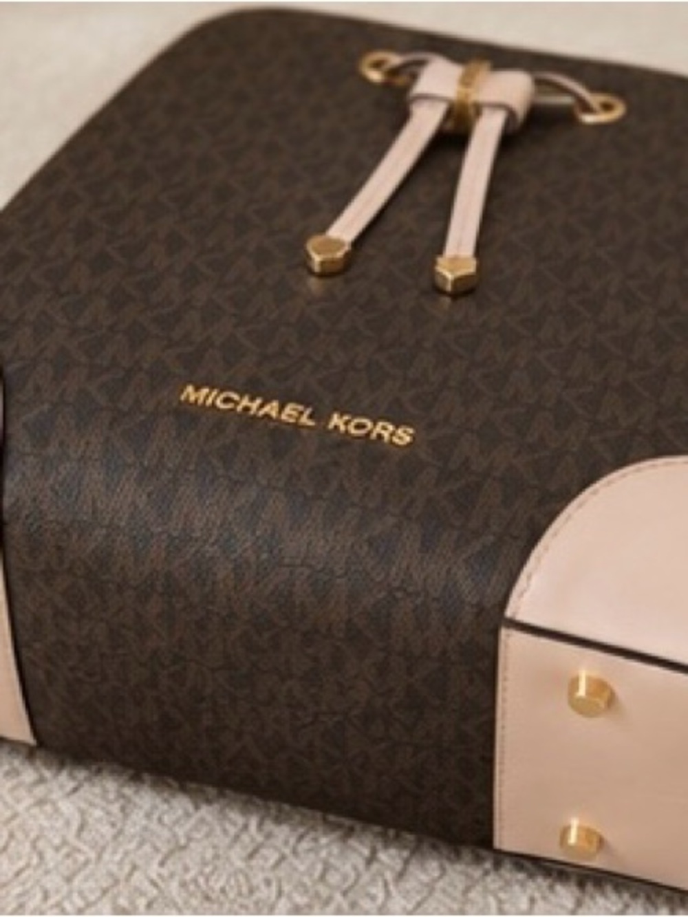 Michael Kors Mercer Gallery Medium Bucket Bag Blush/Brown/Gold - Picture 3 of 7